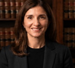 María Acosta, Contadora Pública y consultora de Zoho Finance en FoundersCFO